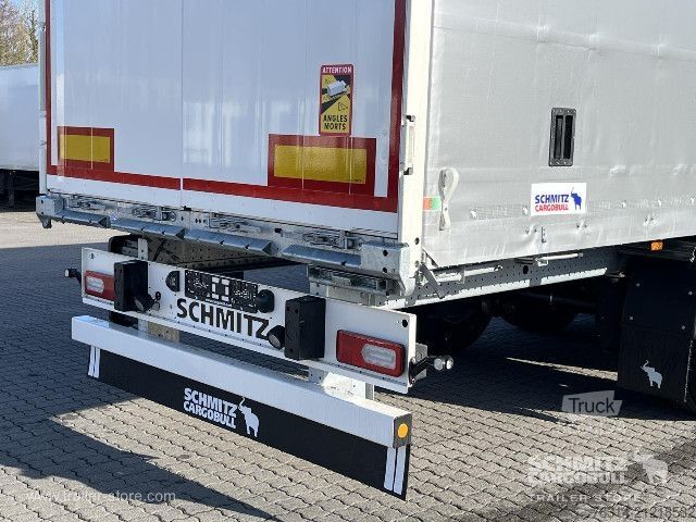 Öppen semitrailer med kapell Schmitz Cargobull Curtainsider Standard Getränke