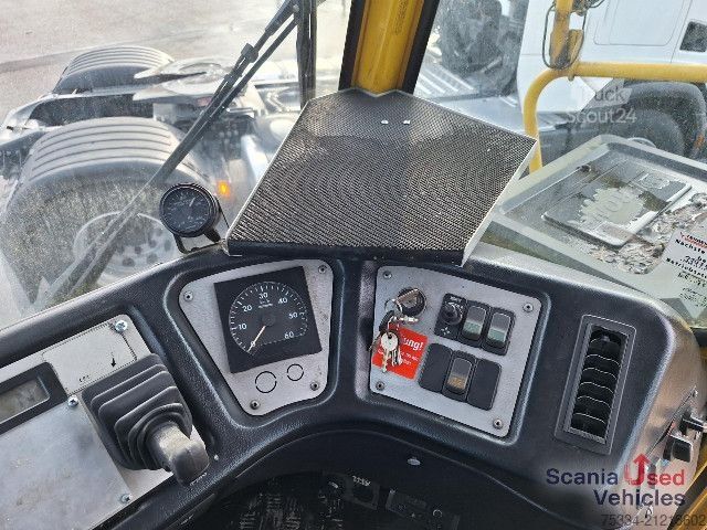 Standartinis vilkikas Terberg YT 182