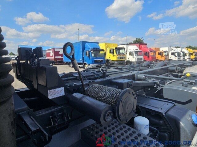 شاحنة قلّابة بذراع تحميل متحرك Volvo FMX 420 6x4 Seil Abrollkipper nur 146.659 Km