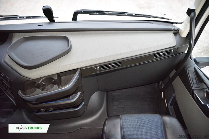 стандартный седельный тягач VOLVO FH 460 Globetrotter XL Varios i-Save