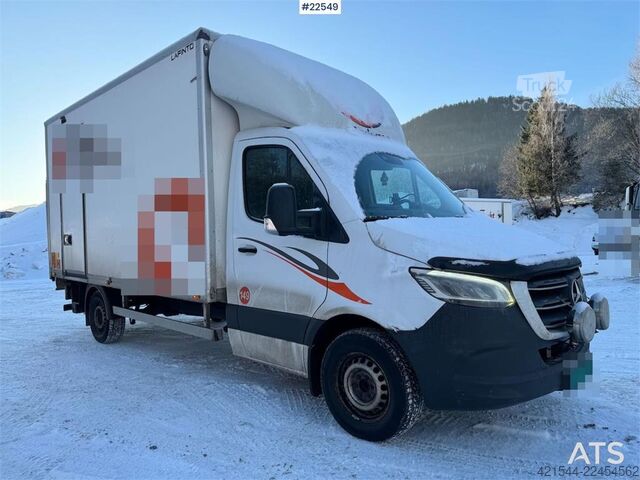 čemodāns Mercedes-Benz Sprinter 4x2 Box Truck with lift and side door