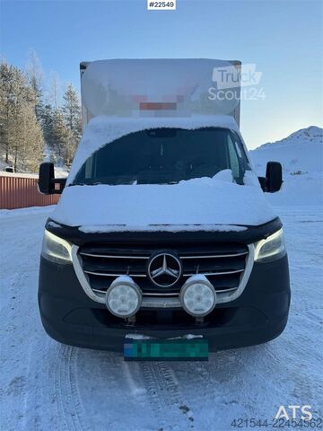 čemodāns Mercedes-Benz Sprinter 4x2 Box Truck with lift and side door