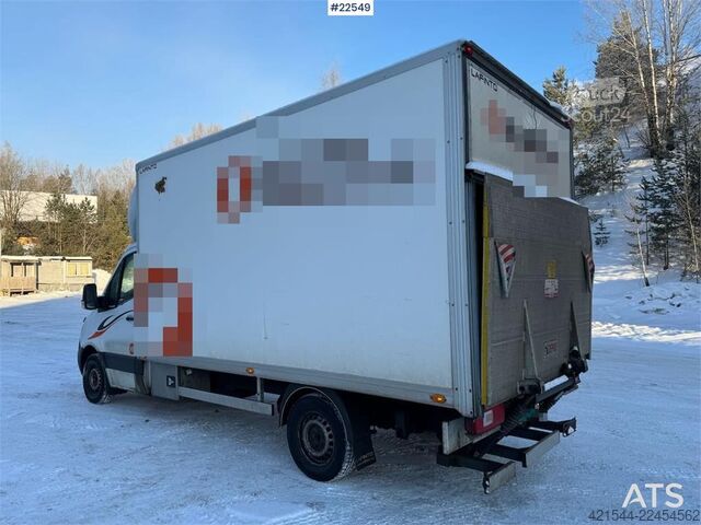 čemodāns Mercedes-Benz Sprinter 4x2 Box Truck with lift and side door