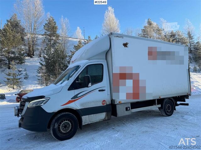 čemodāns Mercedes-Benz Sprinter 4x2 Box Truck with lift and side door