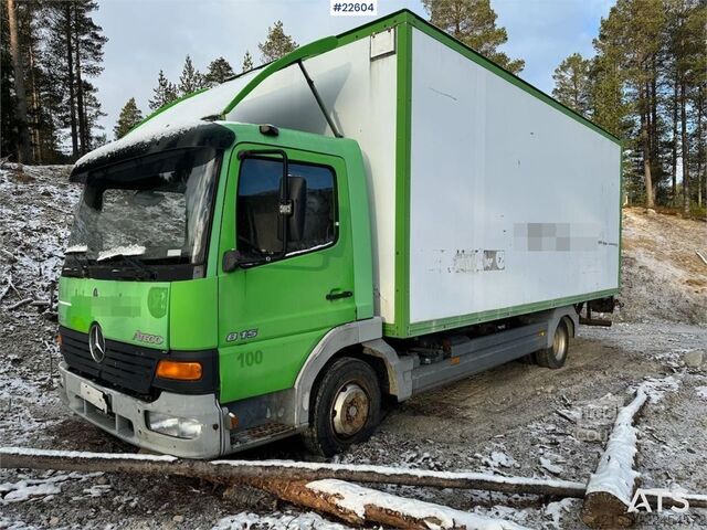 čemodāns Mercedes-Benz Atego 815 4x2 box truck. Repair object.