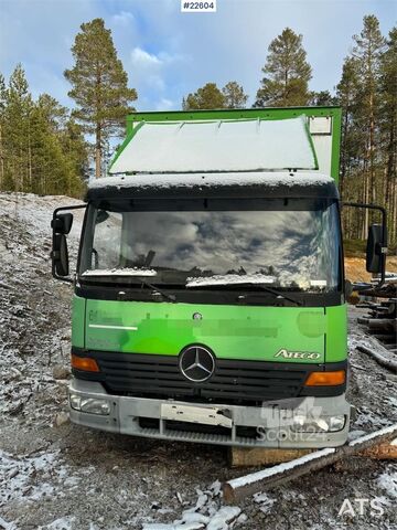 čemodāns Mercedes-Benz Atego 815 4x2 box truck. Repair object.