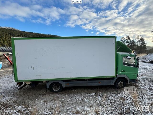 čemodāns Mercedes-Benz Atego 815 4x2 box truck. Repair object.
