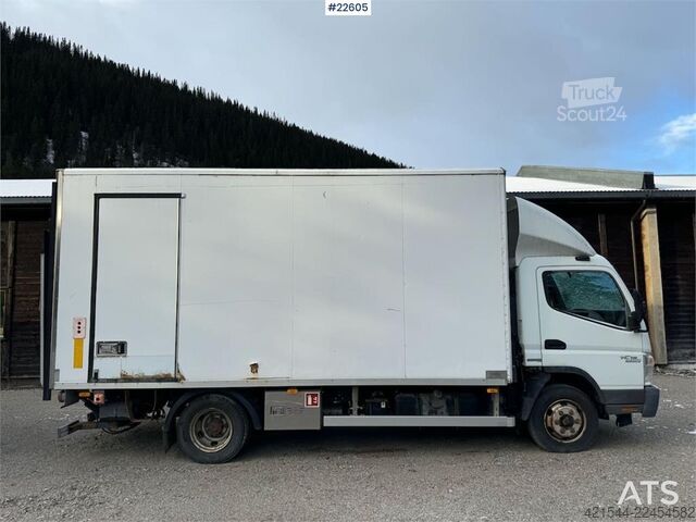 Resväska Mitsubishi Fuso 7C18 4x2 box truck with tail lift – repair ob