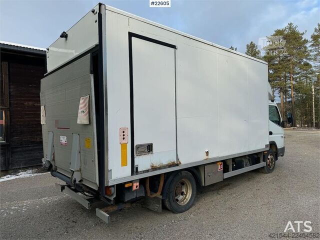Resväska Mitsubishi Fuso 7C18 4x2 box truck with tail lift – repair ob