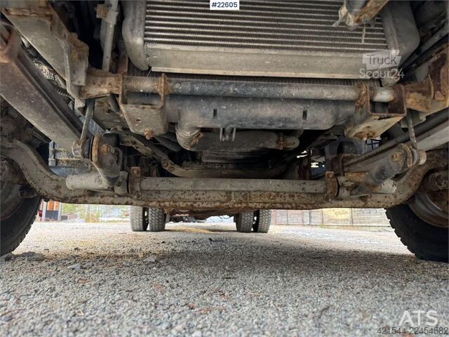 Resväska Mitsubishi Fuso 7C18 4x2 box truck with tail lift – repair ob