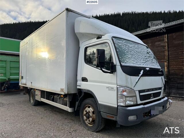 Resväska Mitsubishi Fuso 7C18 4x2 box truck with tail lift – repair ob