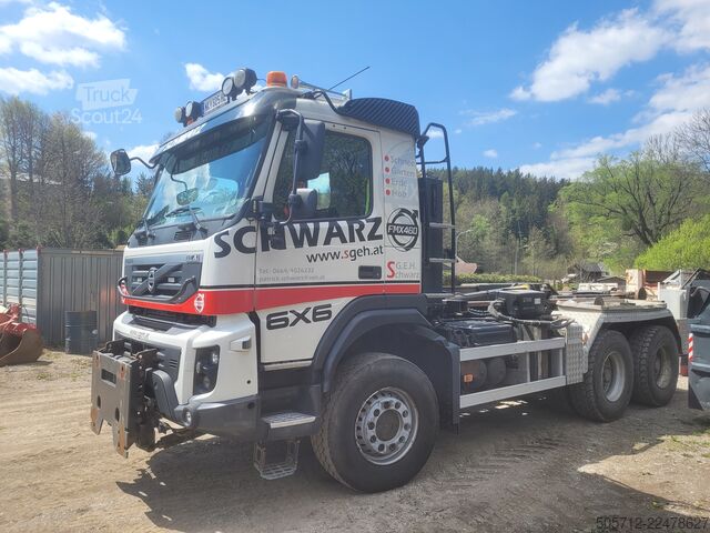 Kamion s kipom s pomičnim kontejnerom Volvo FMX-460