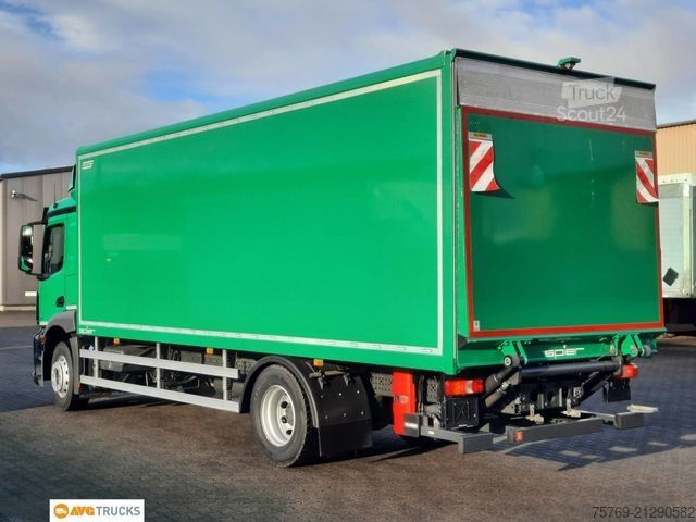 Camión caja MERCEDES-BENZ 1824 L ACTROS Koffer 7,35 m mit Tür + LBW 2t