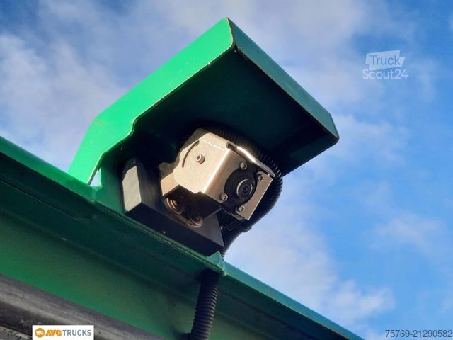 Camión caja MERCEDES-BENZ 1824 L ACTROS Koffer 7,35 m mit Tür + LBW 2t