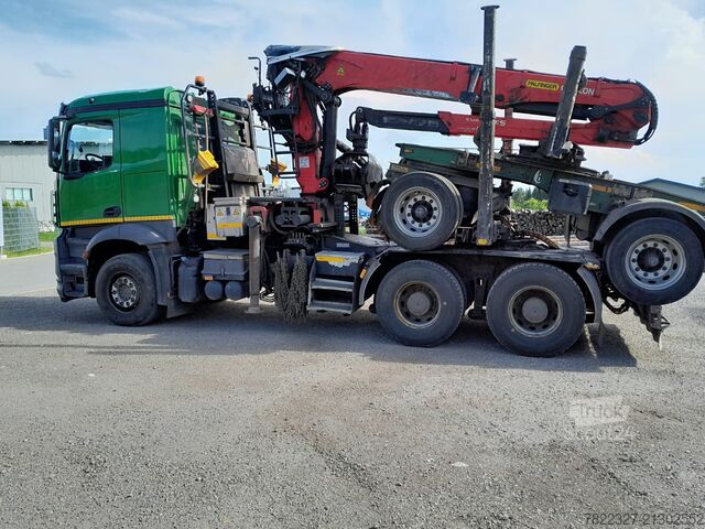 Camion forestier Mercedes-Benz Arocs