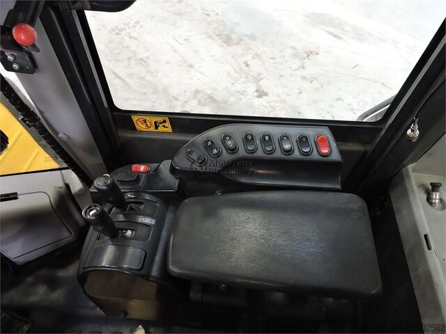 Radlader KOMATSU WA470