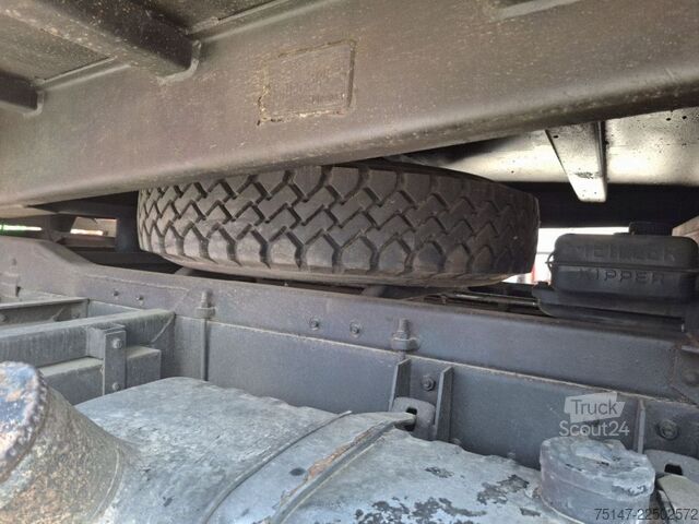 Camión volquete trilateral MERCEDES-BENZ LAK 1113 B 4x4 Allrad Hauber Meiller Kipper AHK