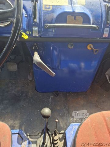 Camión volquete trilateral MERCEDES-BENZ LAK 1113 B 4x4 Allrad Hauber Meiller Kipper AHK