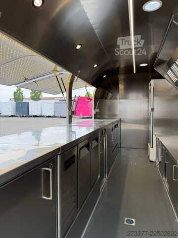 Verkoopaanhanger ESSELMANN Delistar Foodtruck 5000 ähn. Airstream
