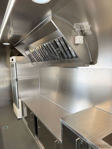 Verkoopaanhanger ESSELMANN Delistar Foodtruck 5000 ähn. Airstream