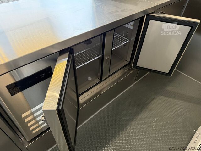 Verkoopaanhanger ESSELMANN Delistar Foodtruck 5000 ähn. Airstream