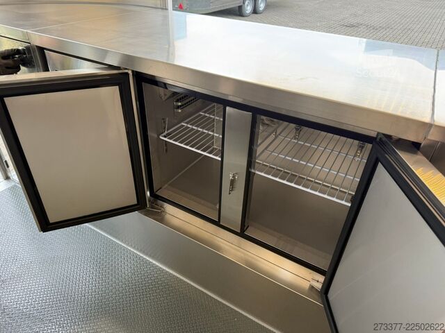 Verkoopaanhanger ESSELMANN Delistar Foodtruck 5000 ähn. Airstream