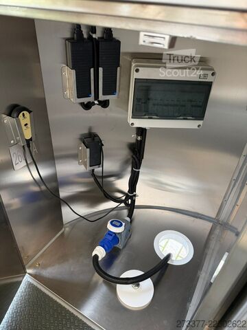 Verkoopaanhanger ESSELMANN Delistar Foodtruck 5000 ähn. Airstream