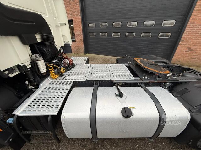 Standart-SZM DAF CF 410 Space Cab Rema stekker 646.530KM NL Truck