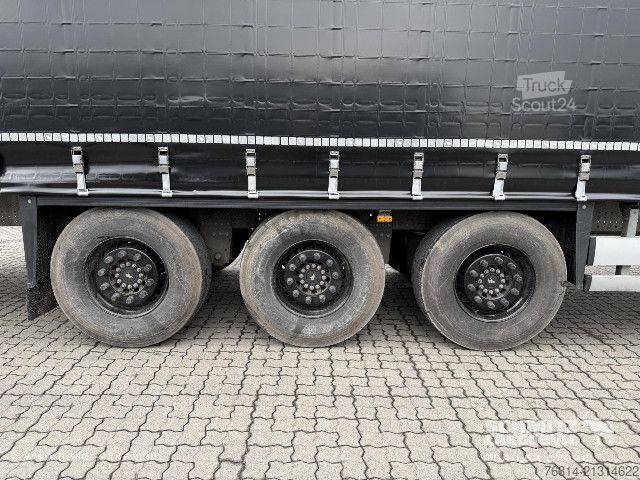 Atvira puspriekabė su tentu Schmitz Cargobull Curtainsider Standard Getränke