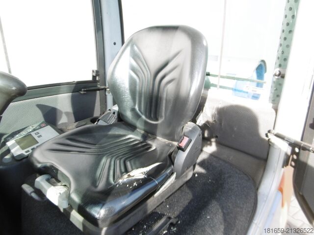 Chariot élévateur frontal STILL RX 70-30 T