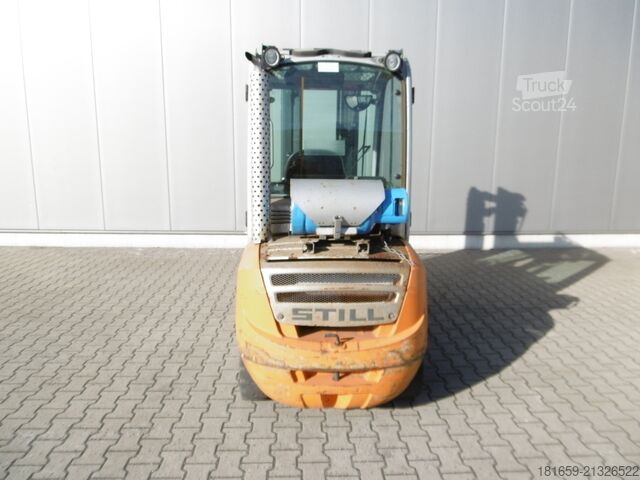 Chariot élévateur frontal STILL RX 70-30 T