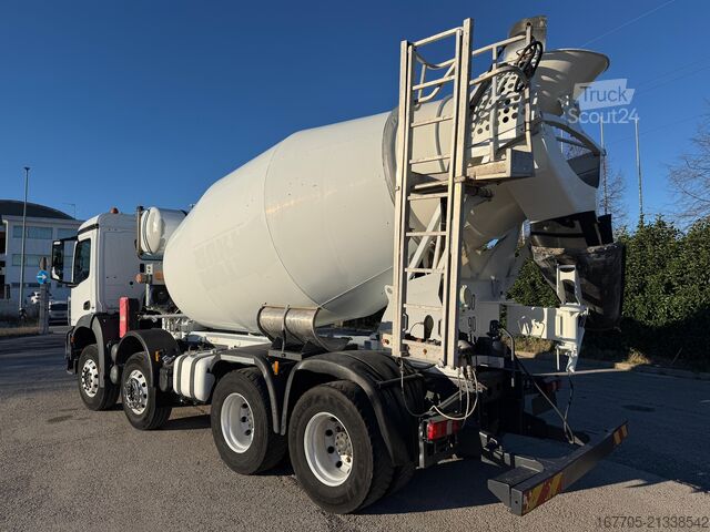 Miešačka betónu na podvozku Mercedes-Benz AROCS 3241