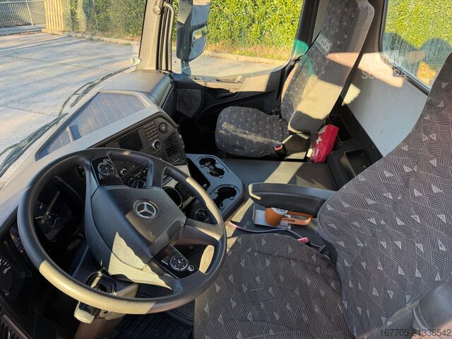 Miešačka betónu na podvozku Mercedes-Benz AROCS 3241