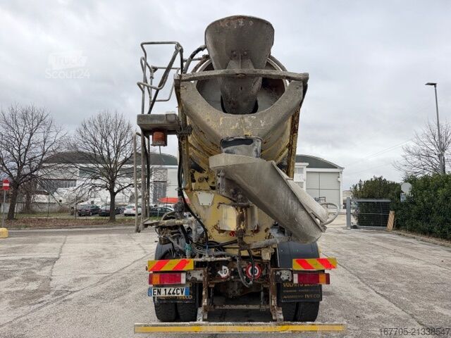 Miešačka betónu na podvozku Astra HD9 84.48-80