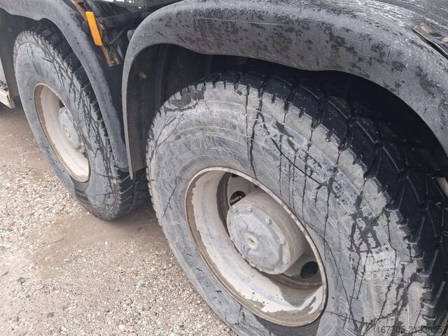 Miešačka betónu na podvozku Mercedes-Benz AROCS 4145