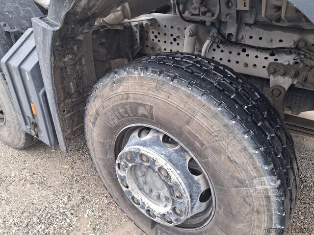 Miešačka betónu na podvozku Mercedes-Benz AROCS 4145