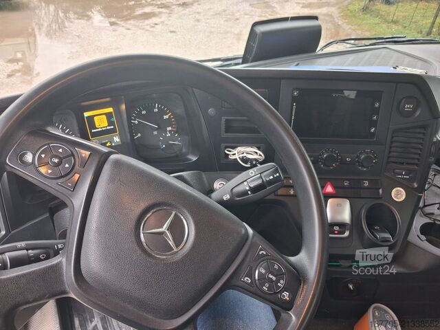 Miešačka betónu na podvozku Mercedes-Benz AROCS 4145