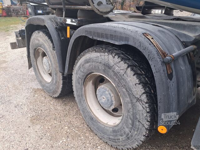 Miešačka betónu na podvozku Mercedes-Benz AROCS 4145