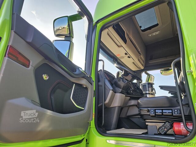 Padrão-SZM Scania S770 V8 / 6x4 / RETARDER / FULL AIR /