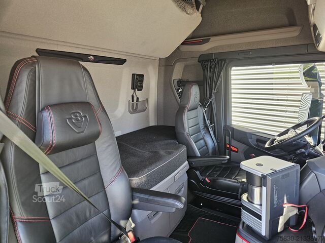 Padrão-SZM Scania S770 V8 / 6x4 / RETARDER / FULL AIR /