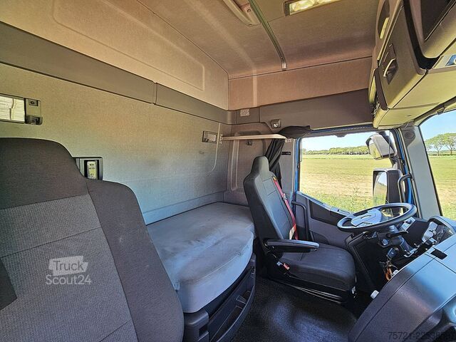  RENAULT T 440 ADR