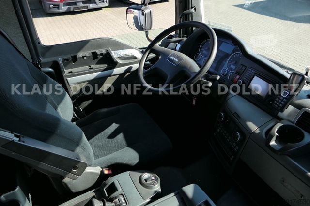 Autocamion cu caroserie tip cutie MAN TGL 12.250 Koffer 12t Automatik LBW Euro 6