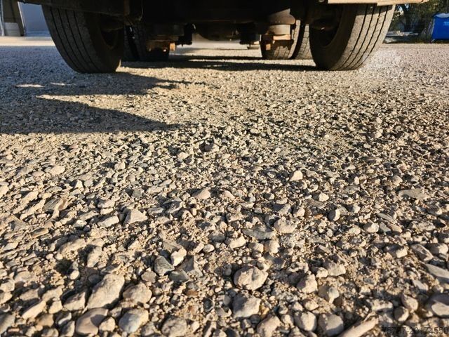 Søppelbilen VOLVO FE 320 6x2 Müllwagen, 2 Kammern, Joab 18,7 cbm