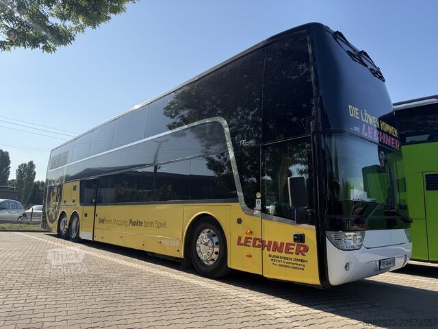 Dvojposchodový Van Hool Astromega