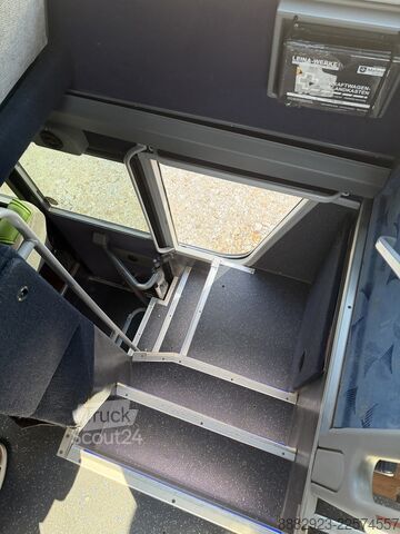 Dvojposchodový Van Hool Astromega
