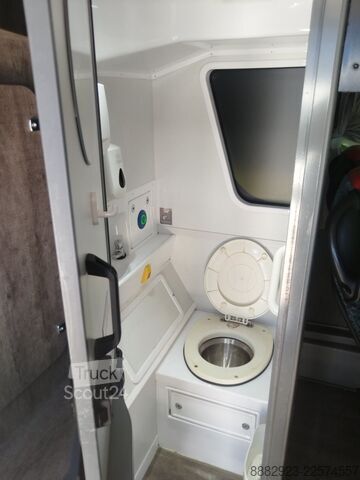 Dvojposchodový Van Hool Astromega