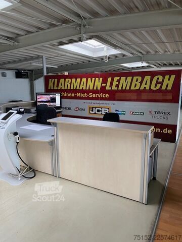 Compleet uitgeruste werkplaats met showroom Autohaus Service + Verkauf
