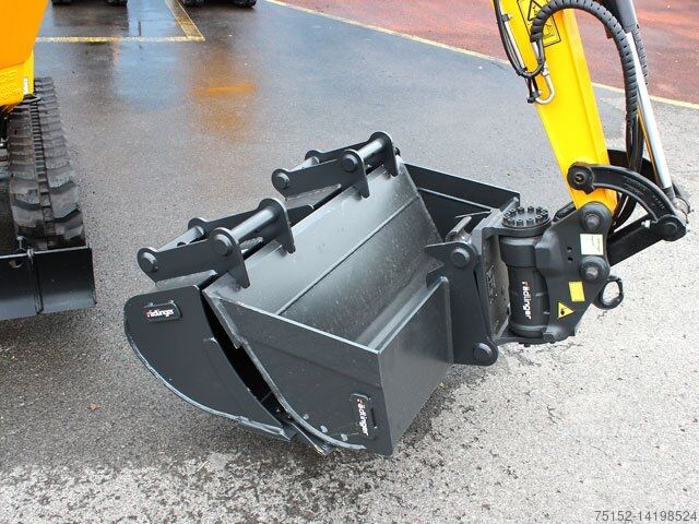 حفارة صغيرة بما في ذلك قارنة سريعة - هيدروليك JCB 19 C-1 PRO Luxus-Vollausstattung sofort verfügbar
