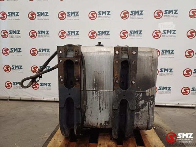 Depósito de combustible Volvo Occ brandstoftank 300L met steunen Volvo