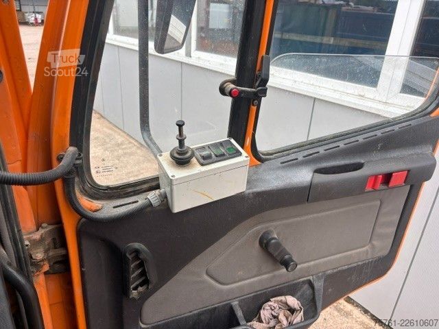 Kehrmaschine MERCEDES-BENZ 1417 K  Bucher Cityfant 60